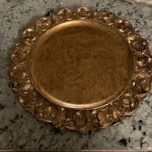 NOT FOR SALE Beautiful Plate accents- dresses up any table